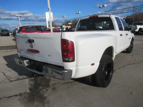 More photos of 2006 Dodge Ram 3500 ST at Farris Motor - Jefferson City, TN