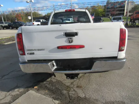 More photos of 2006 Dodge Ram 3500 ST at Farris Motor - Jefferson City, TN