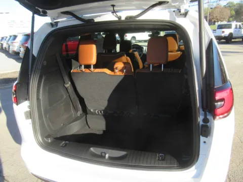More photos of 2026 Chrysler Pacifica Pinnacle at Farris Motor - Jefferson City, TN
