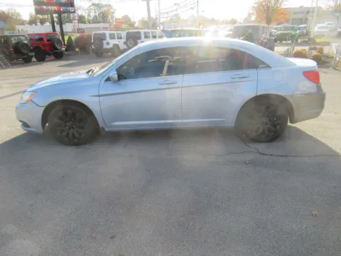 Photos of 2014 Chrysler 200 LX for sale in Jefferson City, TN at Farris Motor - Jefferson City