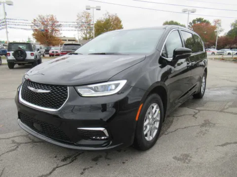 Black 2026 Chrysler Pacifica Select for sale in Jefferson City, TN