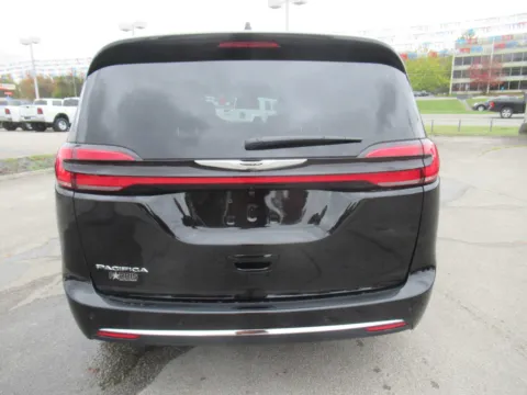 More photos of 2026 Chrysler Pacifica Select at Farris Motor - Jefferson City, TN