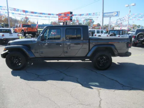 Photos of 2023 Jeep Gladiator Freedom for sale in Jefferson City, TN at Farris Motor - Jefferson City