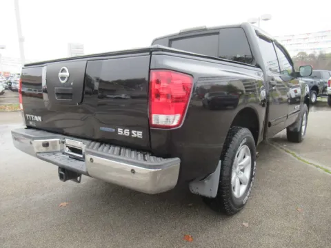 More photos of 2010 Nissan Titan SE at Farris Motor - Jefferson City, TN