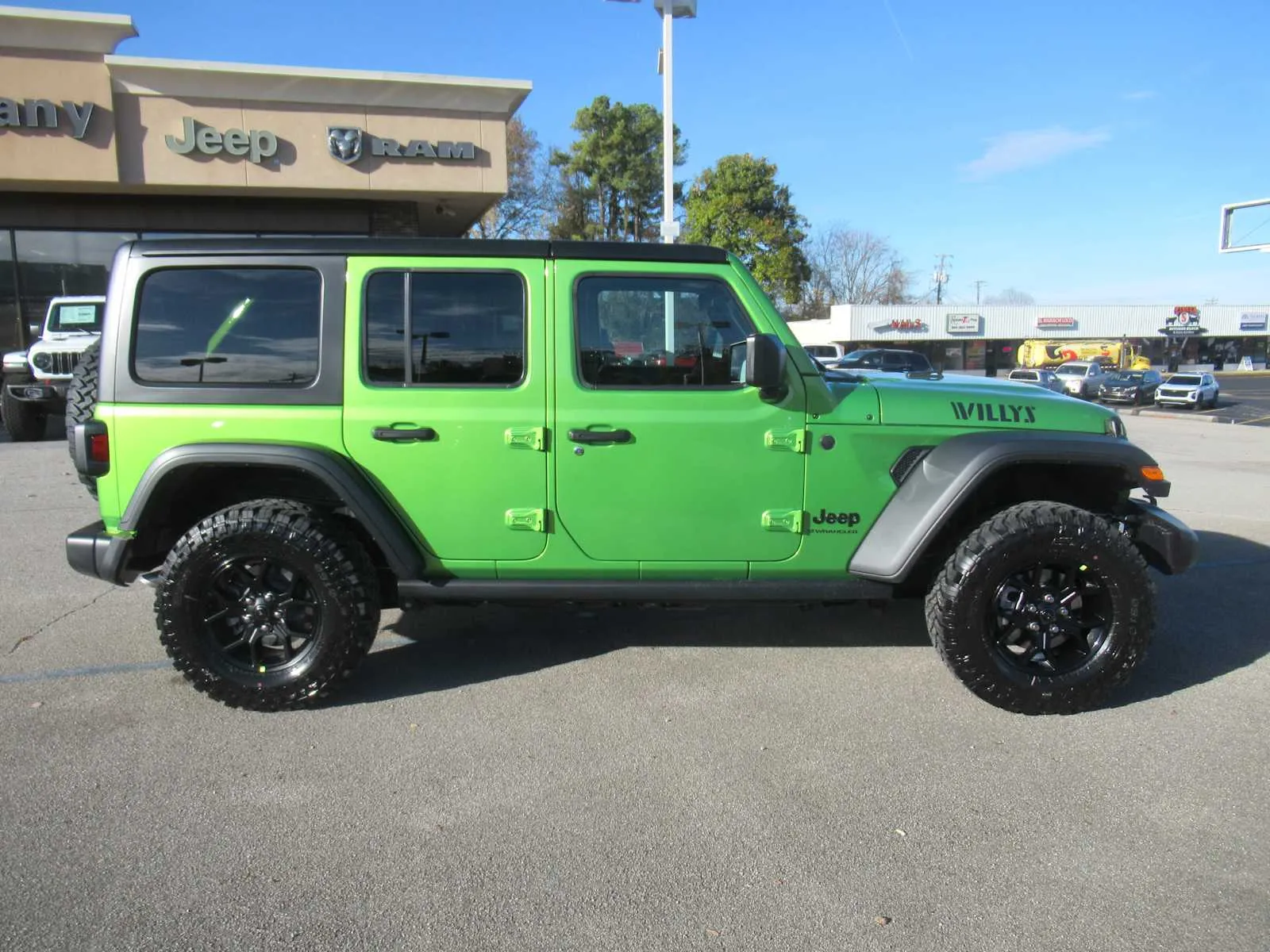 2026 Jeep Wrangler 4-Door Willys - Photo 7