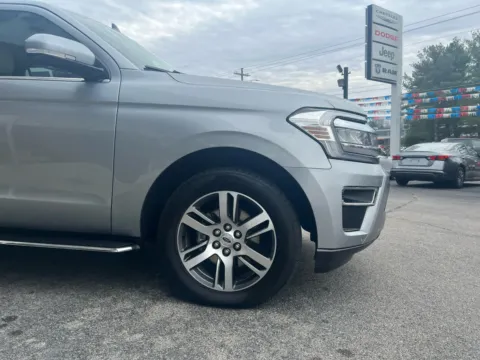 More photos of 2023 Ford Expedition Limited at Farris Jeep - Morristown, TN