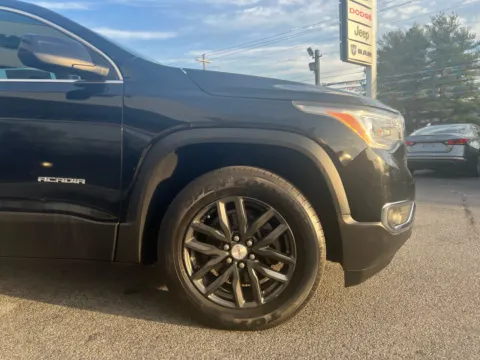 More photos of 2019 GMC Acadia SLT at Farris Jeep - Morristown, TN