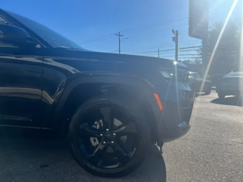 More photos of 2024 Jeep Grand Cherokee Altitude X at Farris Jeep - Morristown, TN