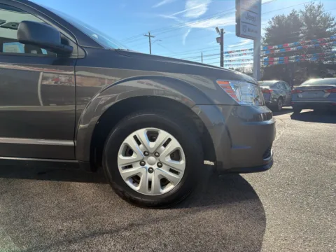 More photos of 2017 Dodge Journey SE at Farris Jeep - Morristown, TN