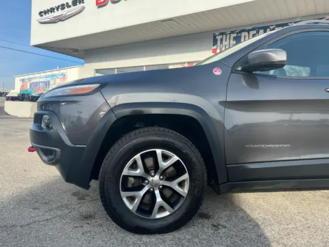 Photos of 2016 Jeep Cherokee Trailhawk for sale in Morristown, TN at Farris Jeep - Morristown