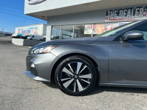 Photos of 2022 Nissan Altima 2.5 SV for sale in Morristown, TN at Farris Jeep - Morristown