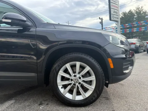 More photos of 2018 Volkswagen Tiguan 2.0T 4Motion at Farris Jeep - Morristown, TN