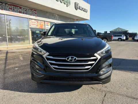 Photos of 2017 Hyundai Tucson SE for sale in Morristown, TN at Farris Jeep - Morristown