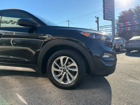 More photos of 2017 Hyundai Tucson SE at Farris Jeep - Morristown, TN