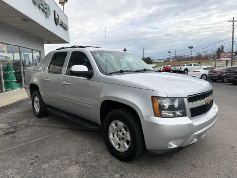 More photos of 2013 Chevrolet Avalanche LT at Farris Jeep - Morristown, TN