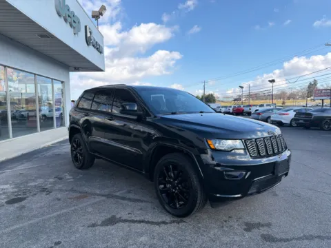 More photos of 2020 Jeep Grand Cherokee Altitude at Farris Jeep - Morristown, TN