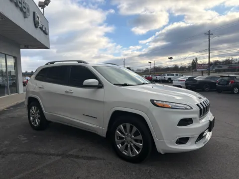 More photos of 2018 Jeep Cherokee Overland at Farris Jeep - Morristown, TN