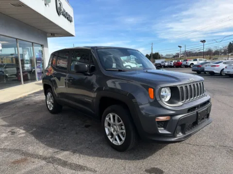 More photos of 2023 Jeep Renegade Latitude at Farris Jeep - Morristown, TN