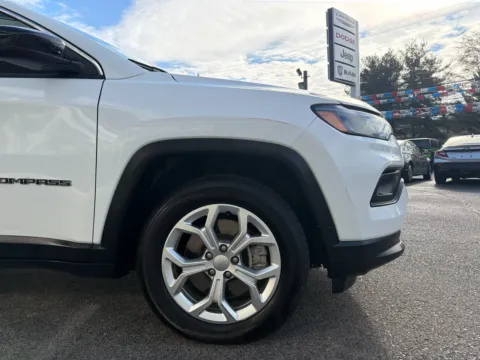 More photos of 2024 Jeep Compass Latitude at Farris Jeep - Morristown, TN