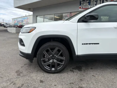 Photos of 2026 Jeep Compass Latitude Altitude for sale in Morristown, TN at Farris Jeep - Morristown