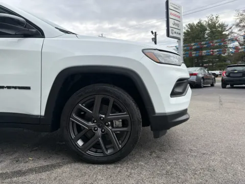 More photos of 2026 Jeep Compass Latitude Altitude at Farris Jeep - Morristown, TN