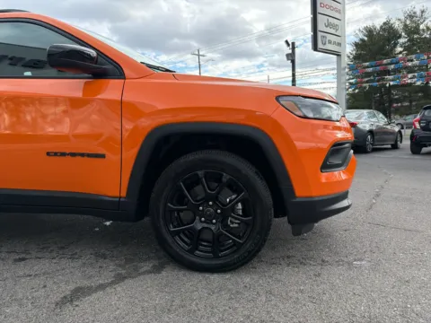 More photos of 2026 Jeep Compass Latitude Altitude at Farris Jeep - Morristown, TN