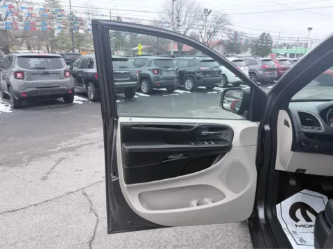 Gray 2020 Dodge Grand Caravan SXT for sale in Morristown, TN