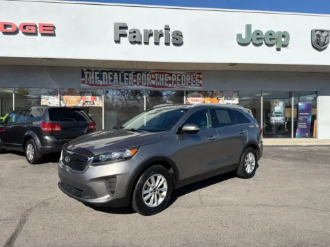 Silver 2019 Kia Sorento LX for sale in Morristown, TN