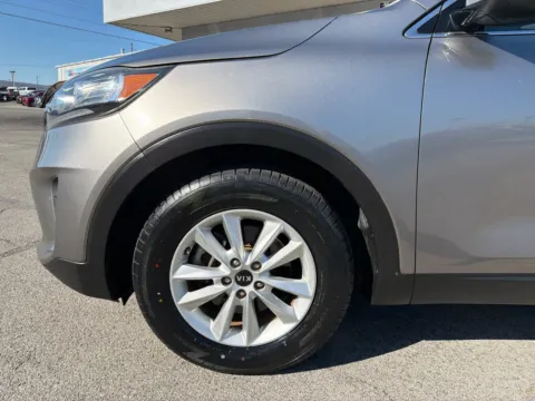 Photos of 2019 Kia Sorento LX for sale in Morristown, TN at Farris Jeep - Morristown