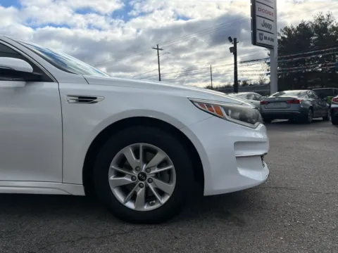 More photos of 2018 Kia Optima LX at Farris Jeep - Morristown, TN