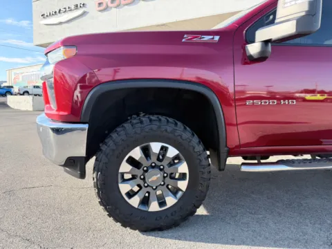 Photos of 2021 Chevrolet Silverado 2500HD LT for sale in Morristown, TN at Farris Jeep - Morristown