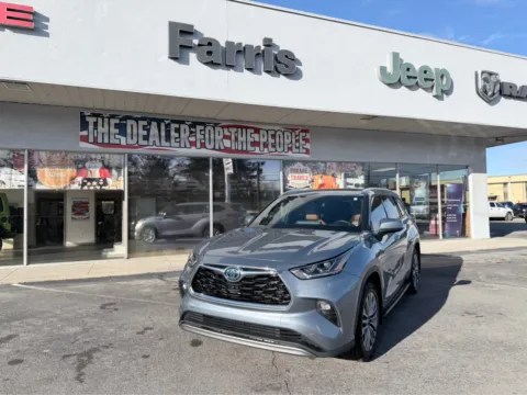 Photos of 2022 Toyota Highlander Hybrid Platinum for sale in Morristown, TN at Farris Jeep - Morristown