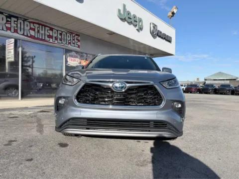 Another view of 2022 Toyota Highlander Hybrid Platinum for sale in Morristown, TN at Farris Jeep - Morristown