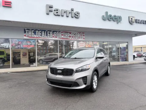 Photos of 2019 Kia Sorento LX V6 for sale in Morristown, TN at Farris Jeep - Morristown