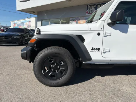 Photos of 2026 Jeep Wrangler Sport for sale in Morristown, TN at Farris Jeep - Morristown