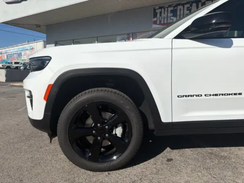 Photos of 2025 Jeep Grand Cherokee Limited for sale in Morristown, TN at Farris Jeep - Morristown