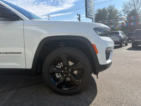 More photos of 2025 Jeep Grand Cherokee Limited at Farris Jeep - Morristown, TN