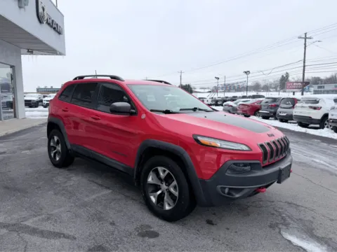 More photos of 2017 Jeep Cherokee Trailhawk at Farris Jeep - Morristown, TN