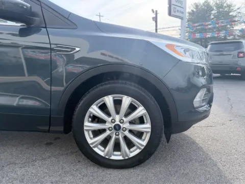 More photos of 2019 Ford Escape SEL at Farris Jeep - Morristown, TN
