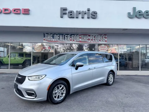 Silver 2023 Chrysler Pacifica Touring L for sale in Morristown, TN