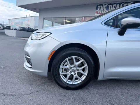 Another view of 2023 Chrysler Pacifica Touring L for sale in Morristown, TN at Farris Jeep - Morristown