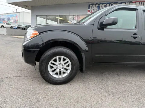 Photos of 2017 Nissan Frontier SV V6 for sale in Morristown, TN at Farris Jeep - Morristown