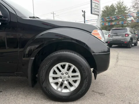 More photos of 2017 Nissan Frontier SV V6 at Farris Jeep - Morristown, TN