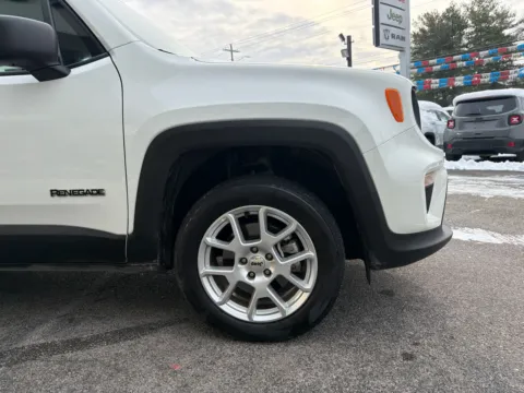 More photos of 2023 Jeep Renegade Latitude at Farris Jeep - Morristown, TN