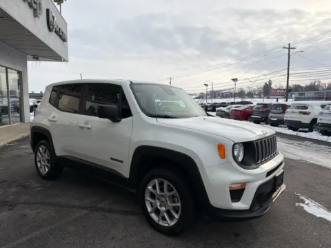 More photos of 2023 Jeep Renegade Latitude at Farris Jeep - Morristown, TN