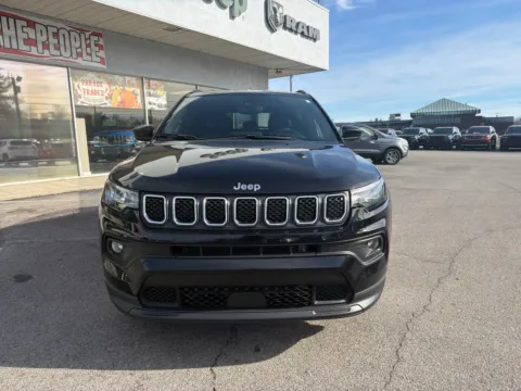More photos of 2024 Jeep Compass Latitude at Farris Jeep - Morristown, TN