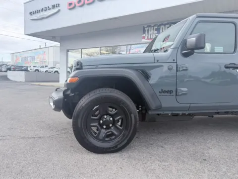 Another view of 2026 Jeep Gladiator Sport for sale in Morristown, TN at Farris Jeep - Morristown