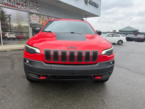 More photos of 2019 Jeep Cherokee Trailhawk Elite at Farris Jeep - Morristown, TN