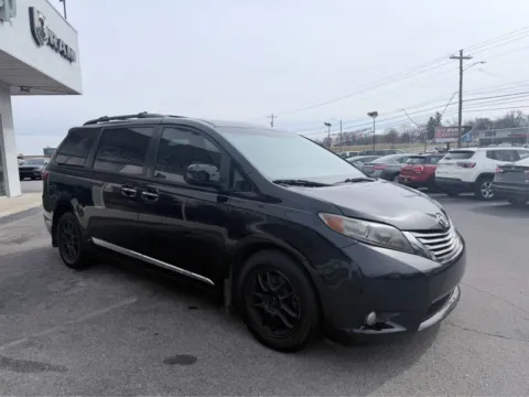 More photos of 2015 Toyota Sienna XLE at Farris Jeep - Morristown, TN