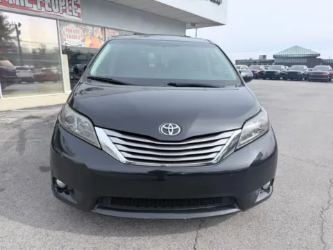 More photos of 2015 Toyota Sienna XLE at Farris Jeep - Morristown, TN